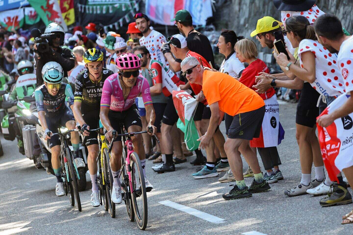 Simpelweg de beste: bovenmenselijke Tadej Pogacar vliegt naar de overwinning op Alpe d'Huez | Nieuwsblad