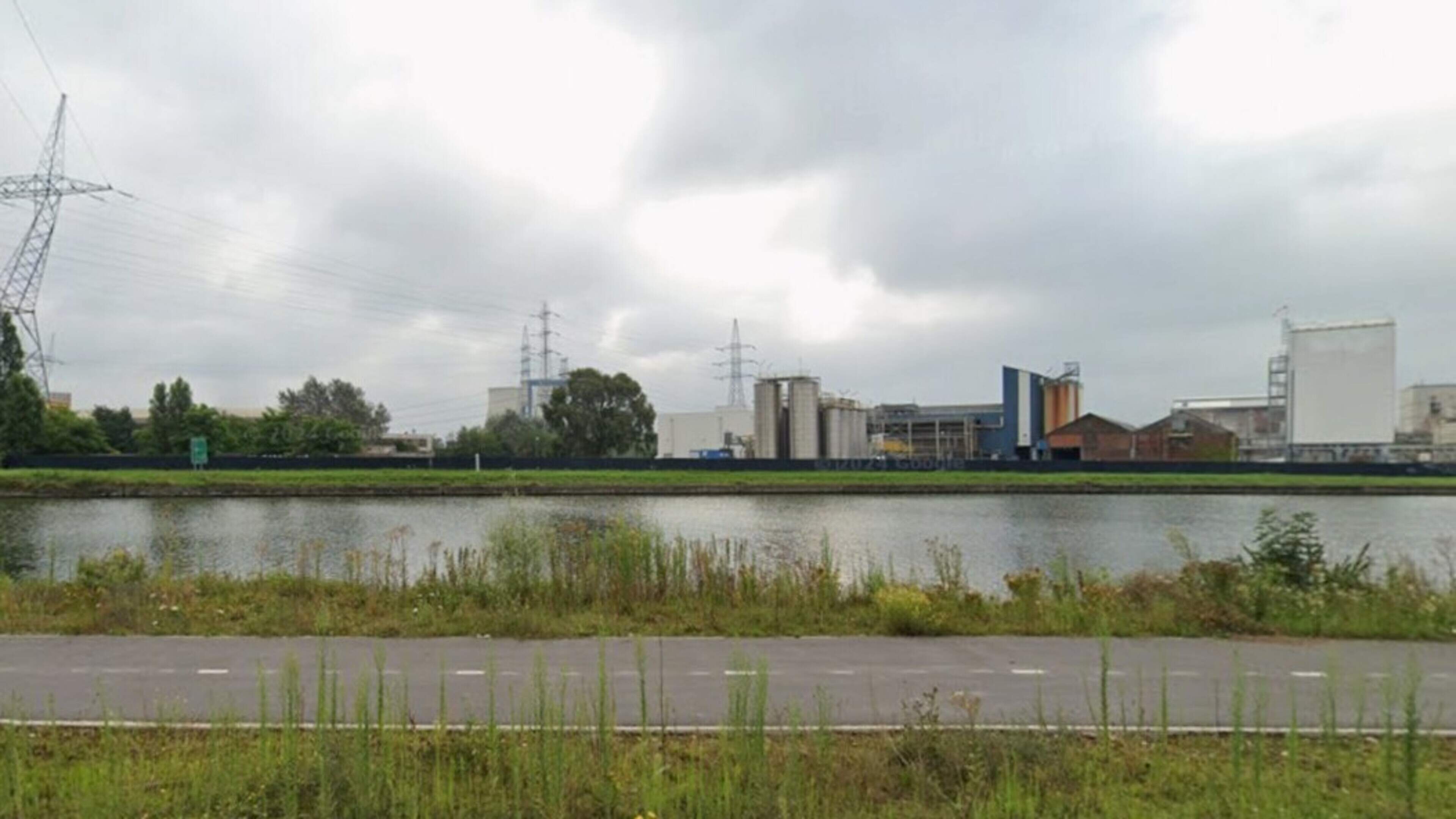 Tiener die in kanaal sprong en overleed, zocht verfrissing: “Zijn vrienden probeerden hem nog te redden”