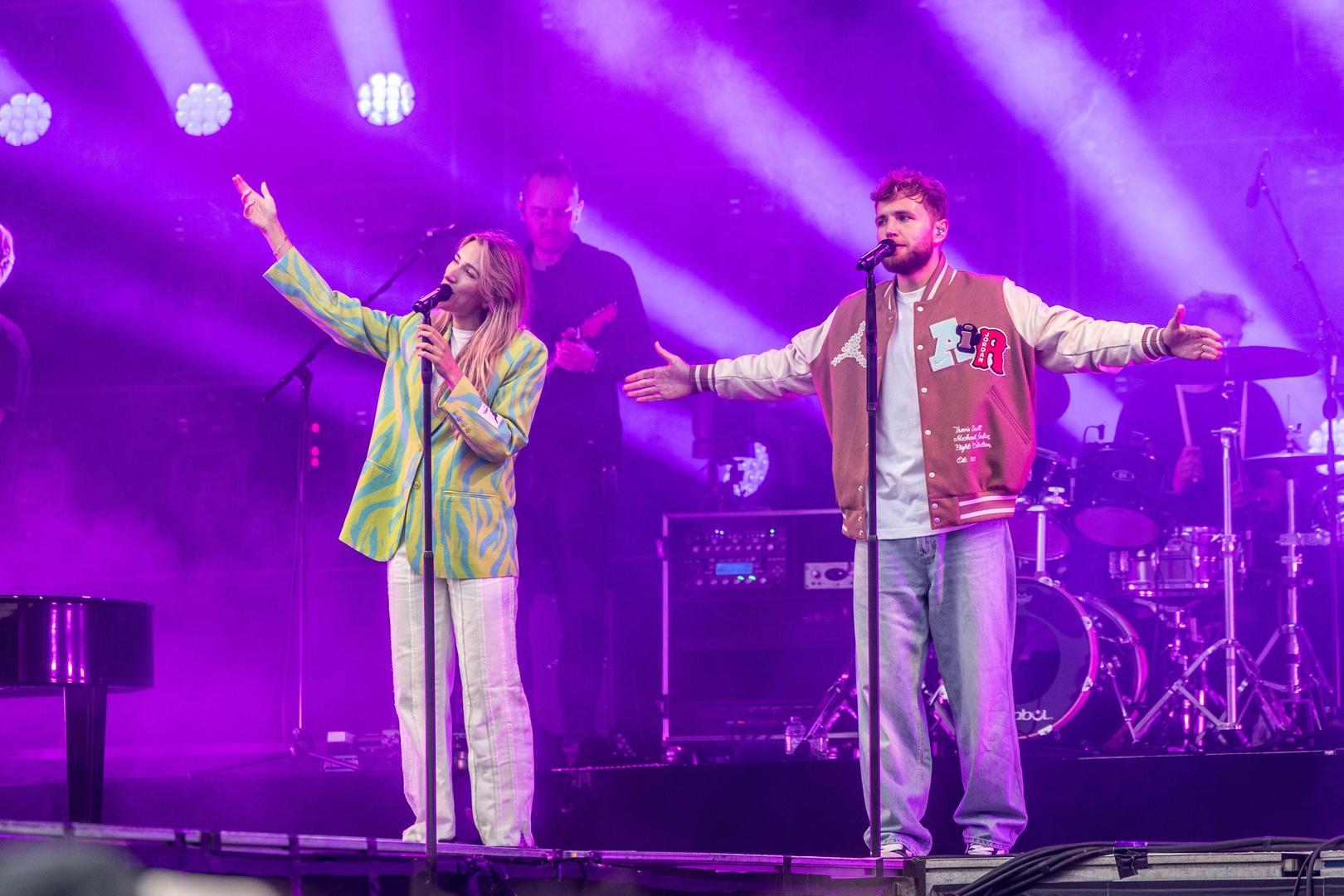Suzan en Freek op Thor Park live (themabeeld)