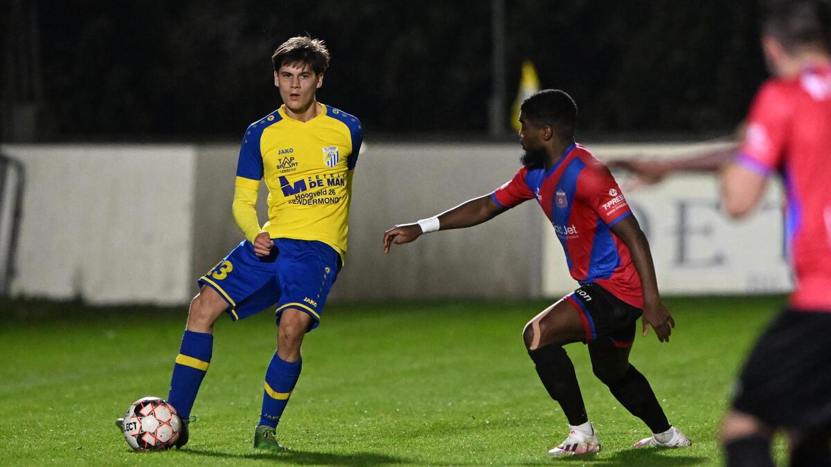 Ninove strikt Maxim Meert (Lebbeke) en Stéphane Chirishungu (FCV Dender ...