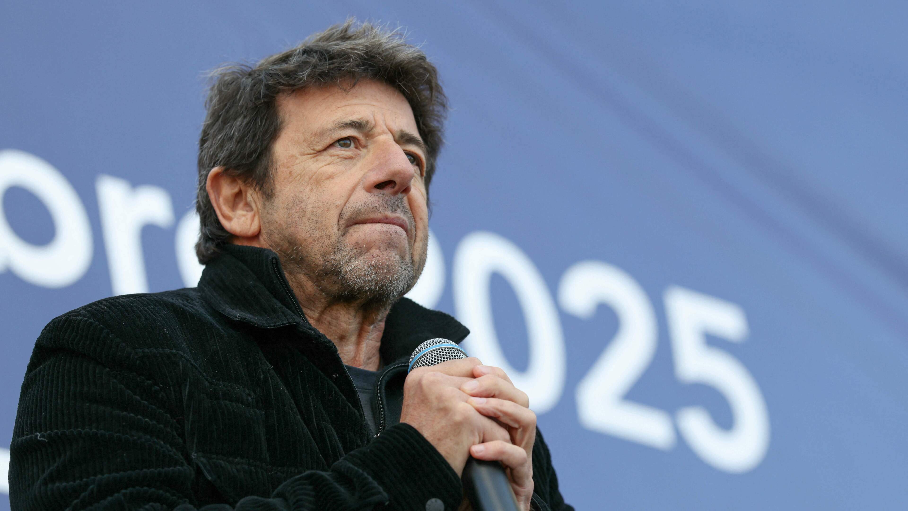 Franse zanger Patrick Bruel (67) opgepakt in onderzoek naar 