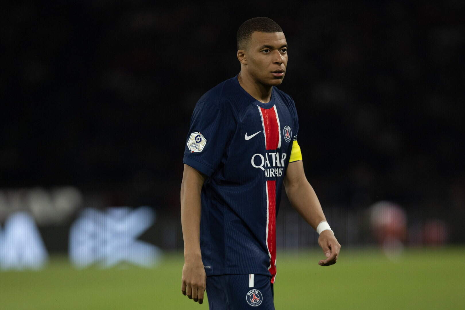 Conflict tussen PSG en Kylian Mbapp&eacute; gaat verder: Parijzenaars eisen 180  miljoen euro van hun gewezen sterspeler | HBVL