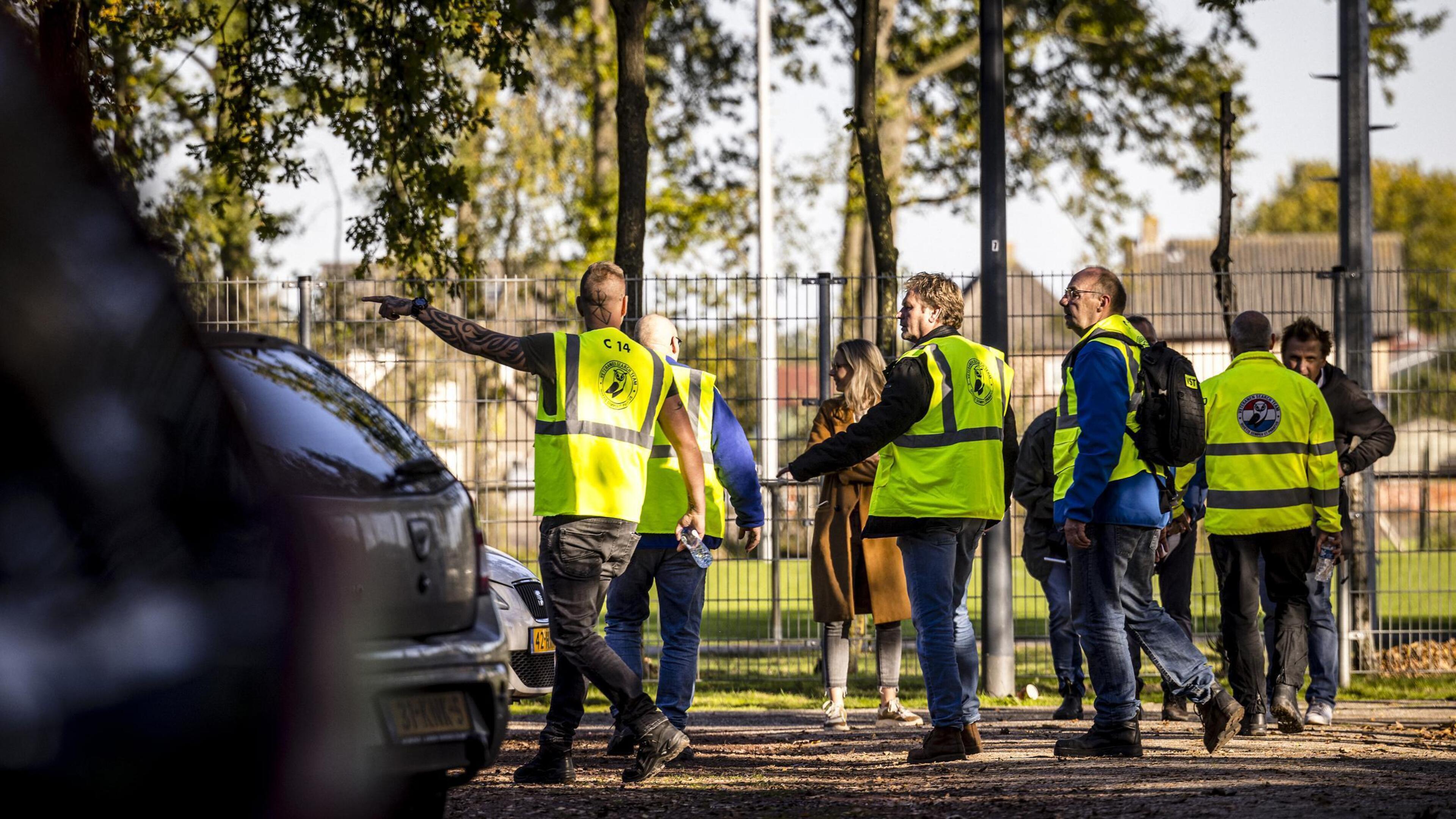 Grote zoekactie naar vrouw die mogelijk aan het bevallen is in Nederlandse duinen