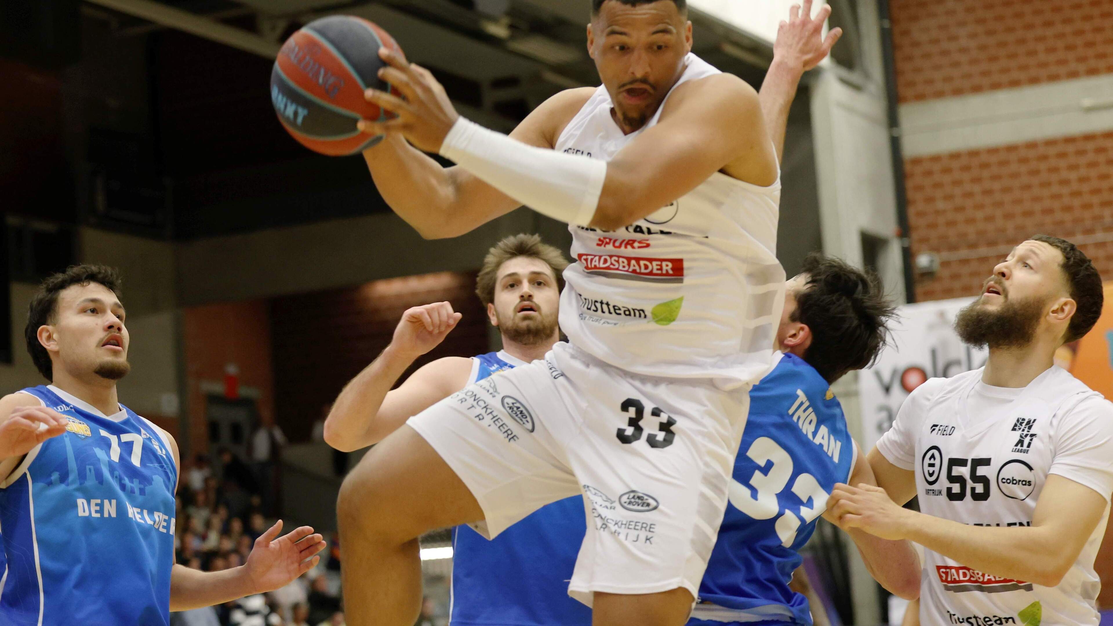 Sam Hofman (Kortrijk) trekt voor twee jaar naar Spirou Charl