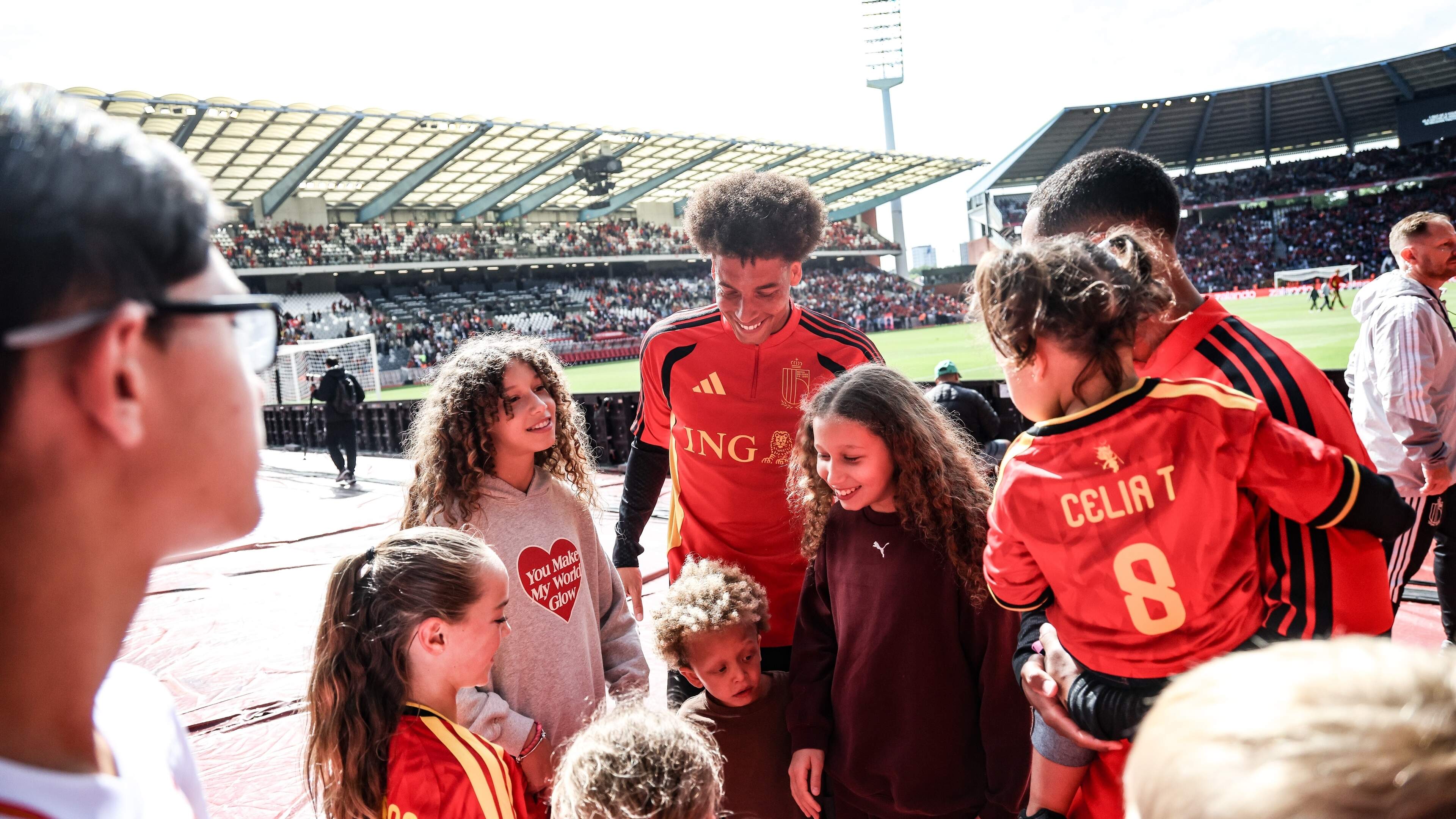 IN BEELD. Rode Duivels vieren met hun kinderen: mooi familiemoment voor afreis naar de VS na klinkende zege in laatste oefenmatch