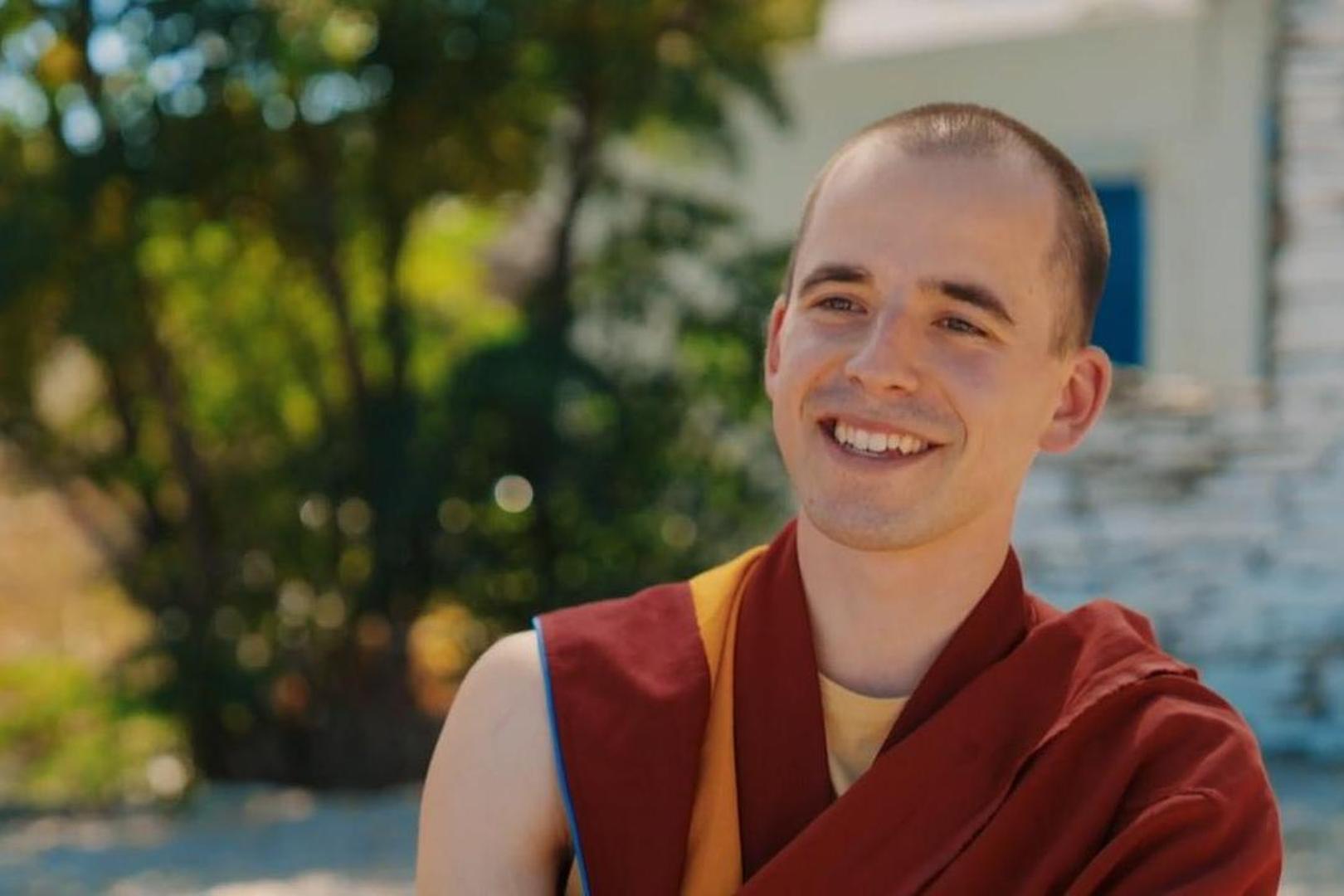Twaalf jaar geleden trok Giel naar Tibet om te leven als monnik, en ...
