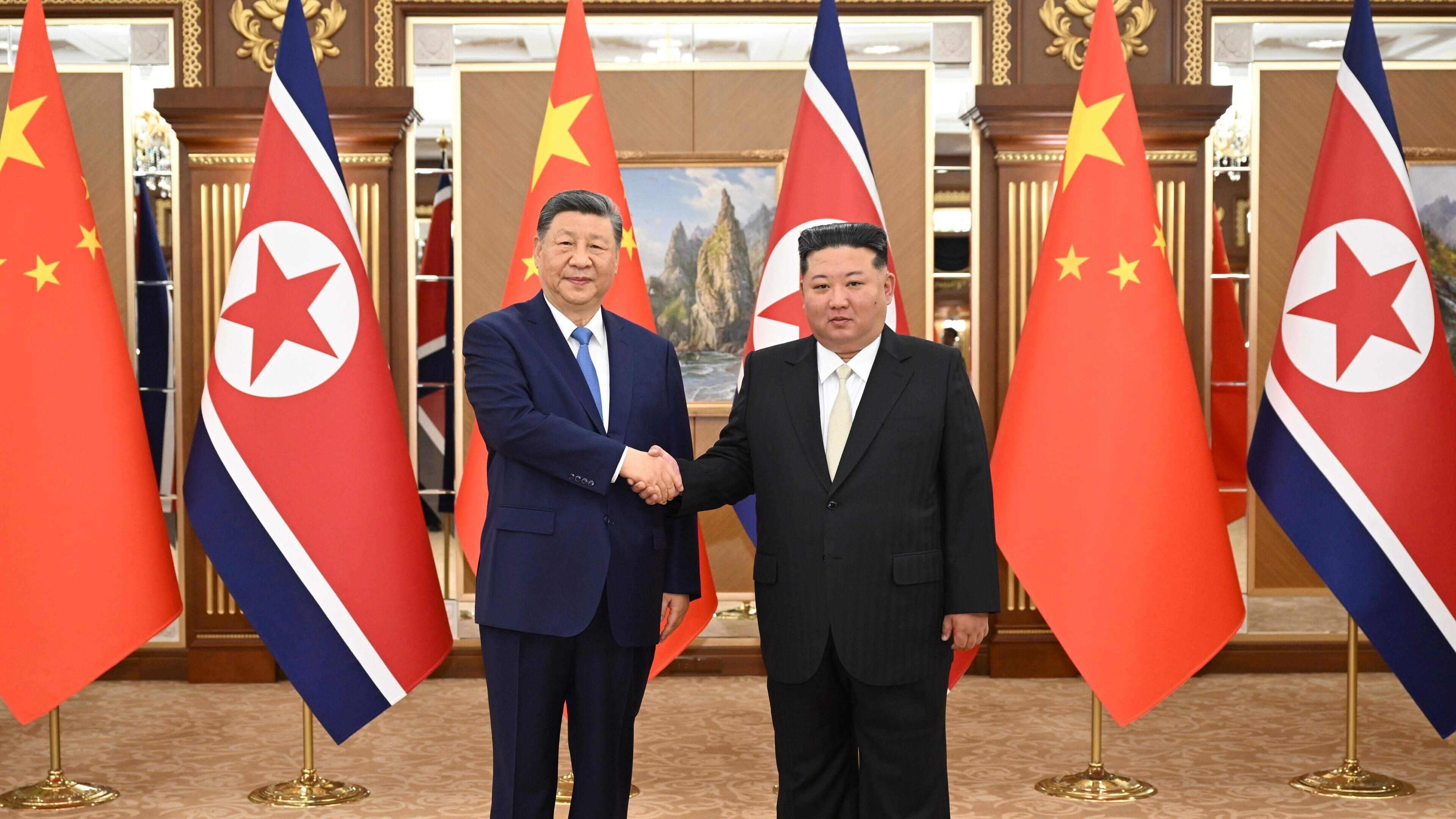 Xi Jinping vereerde Kim Jong-un met een zeldzaam s
