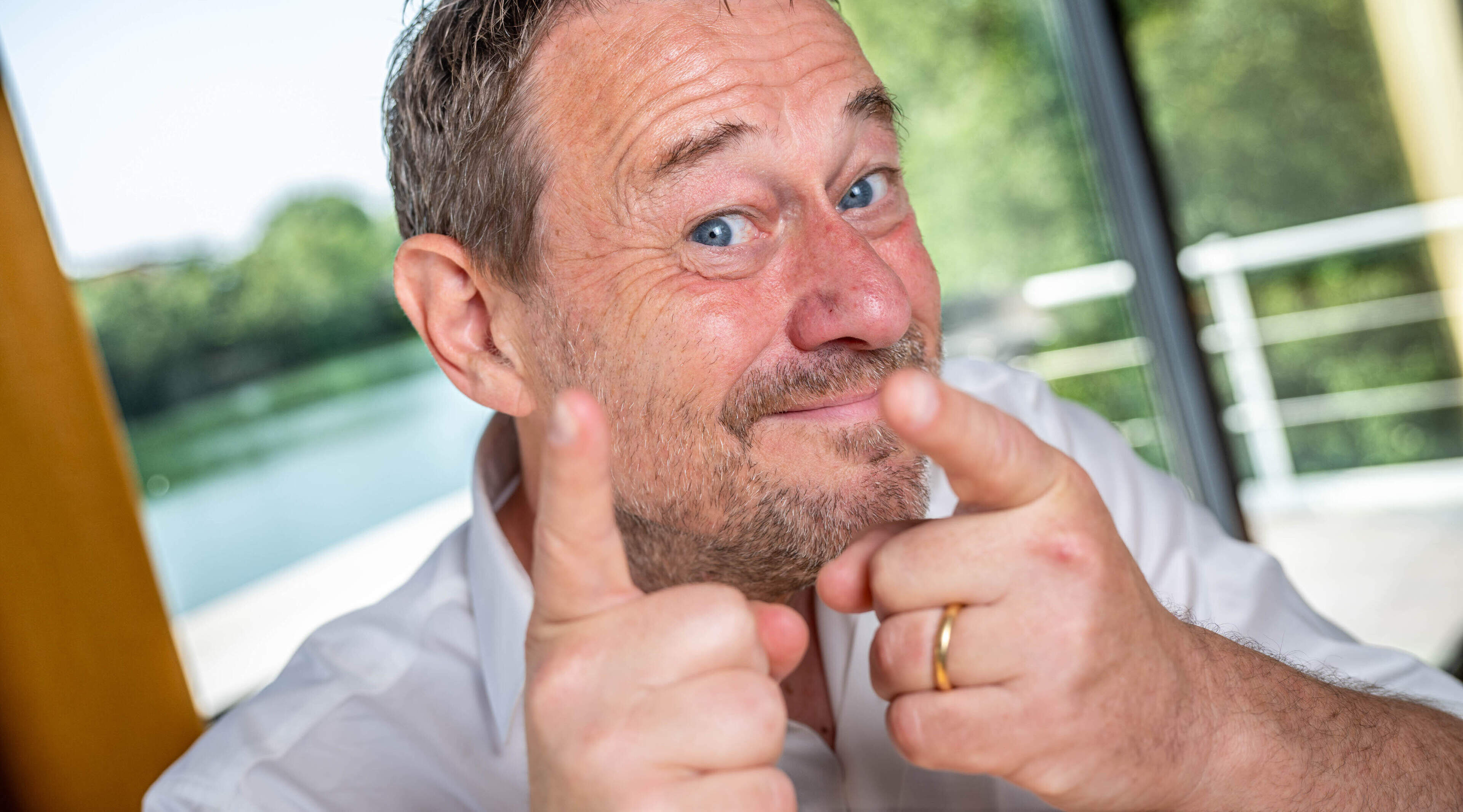 Bart De Pauw over zijn tweede show, vakanties en zijn kinderen: “Op reis test ik wel eens een grap uit op hen”