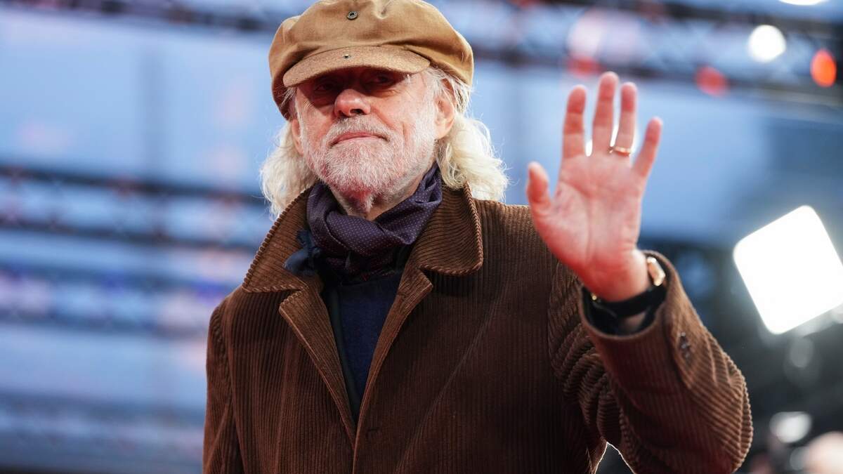 ボブ・ゲルドフさんは、娘たちに母親が死んだと言ったことを後悔している、「今でも気になる」