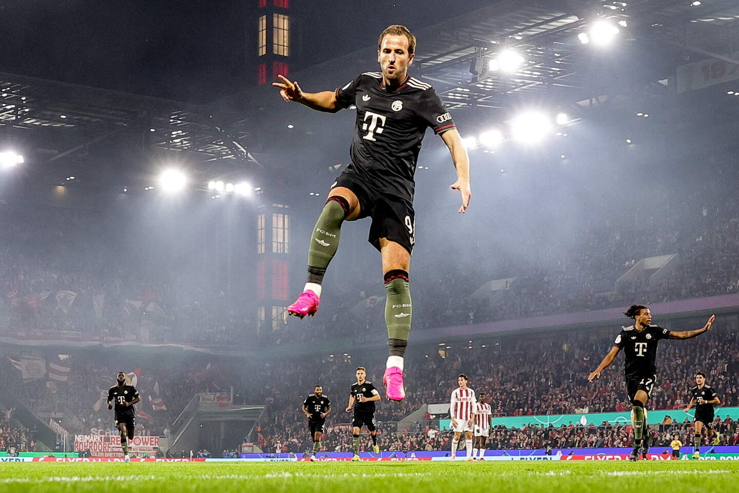 Harry Kane scoorde tegen Köln doelpunt nummer 21 en 22 van het seizoen.
