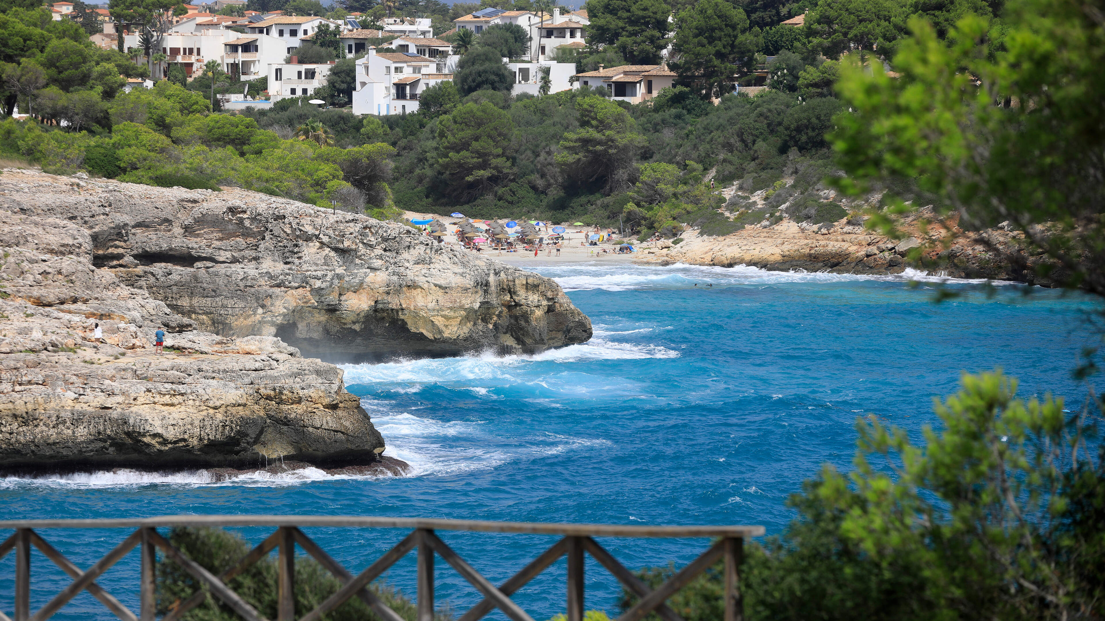 Toerist (63) probeert zwemmers in nood te helpen, maar verdrinkt zelf