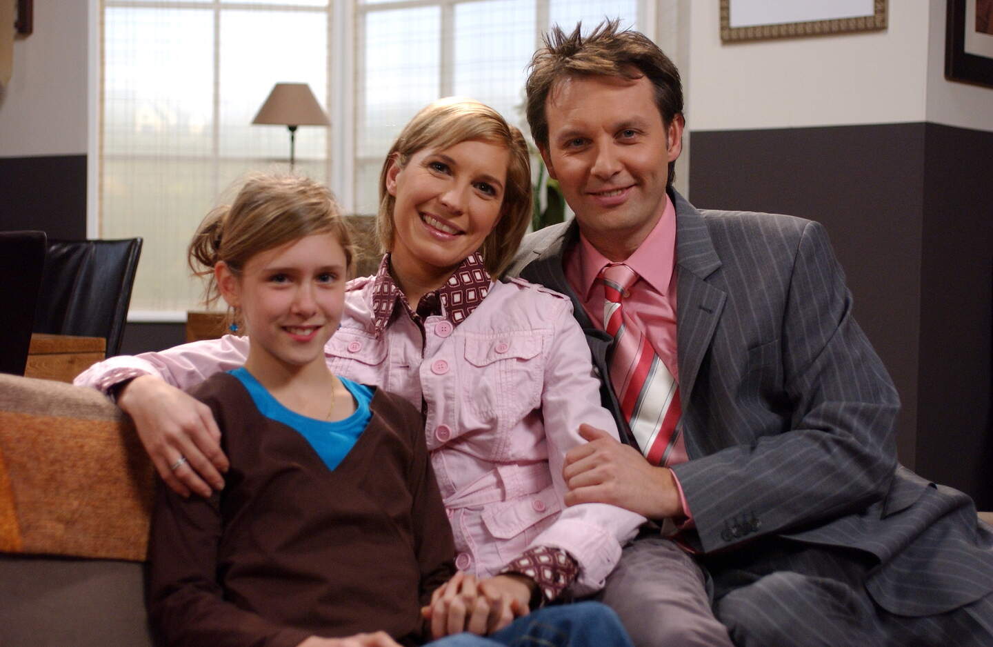 Margot Hallemans in 2006 met Vicky Versavel (Brenda) en Chris Van Tongelen (Bart).            