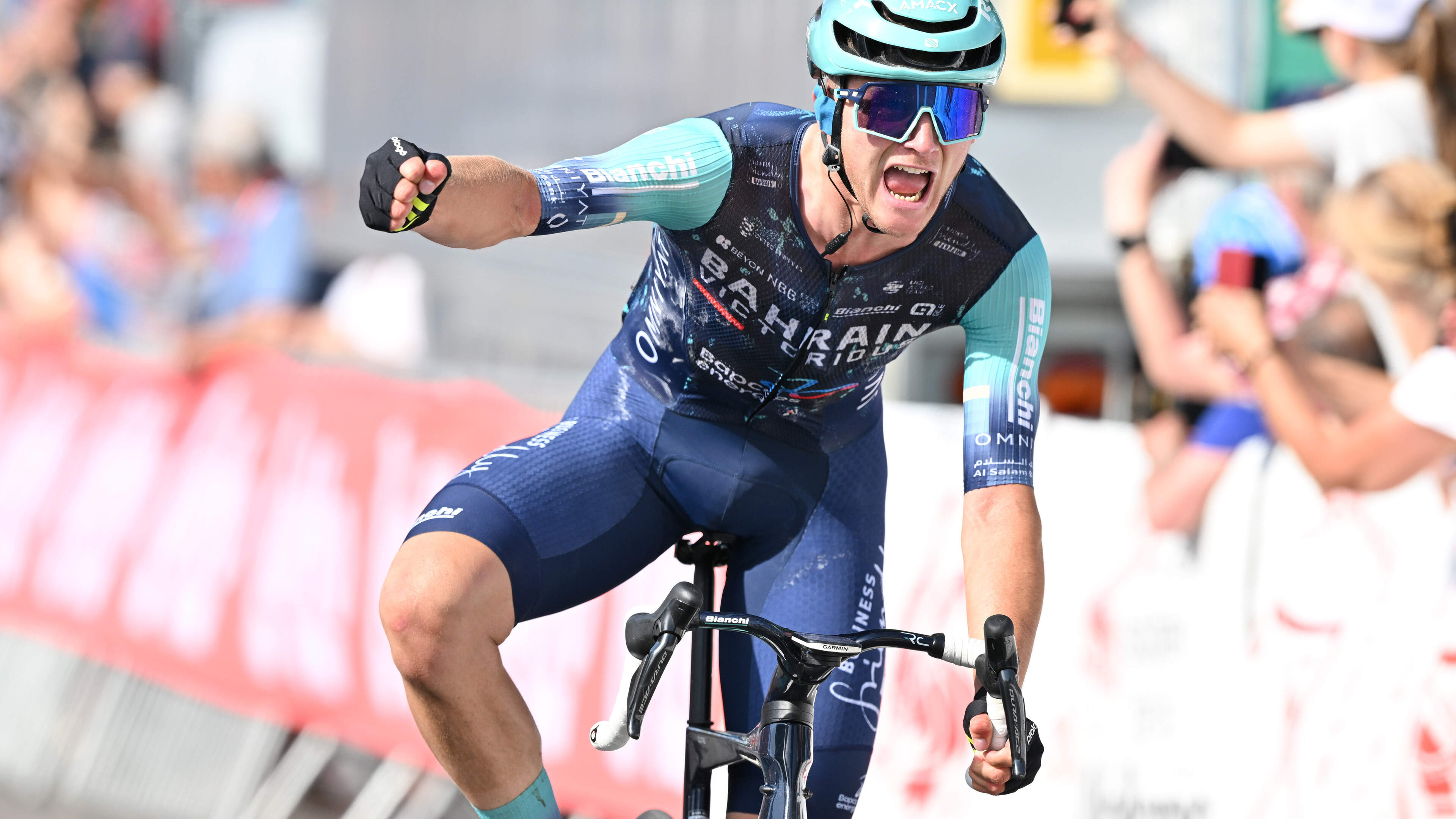 VIDEO. Fred Wright laat zich in GP Criquielion de kaas van het brood eten door 21-jarige Italiaan, Tim Merlier wint sprint van achtervolgende groep