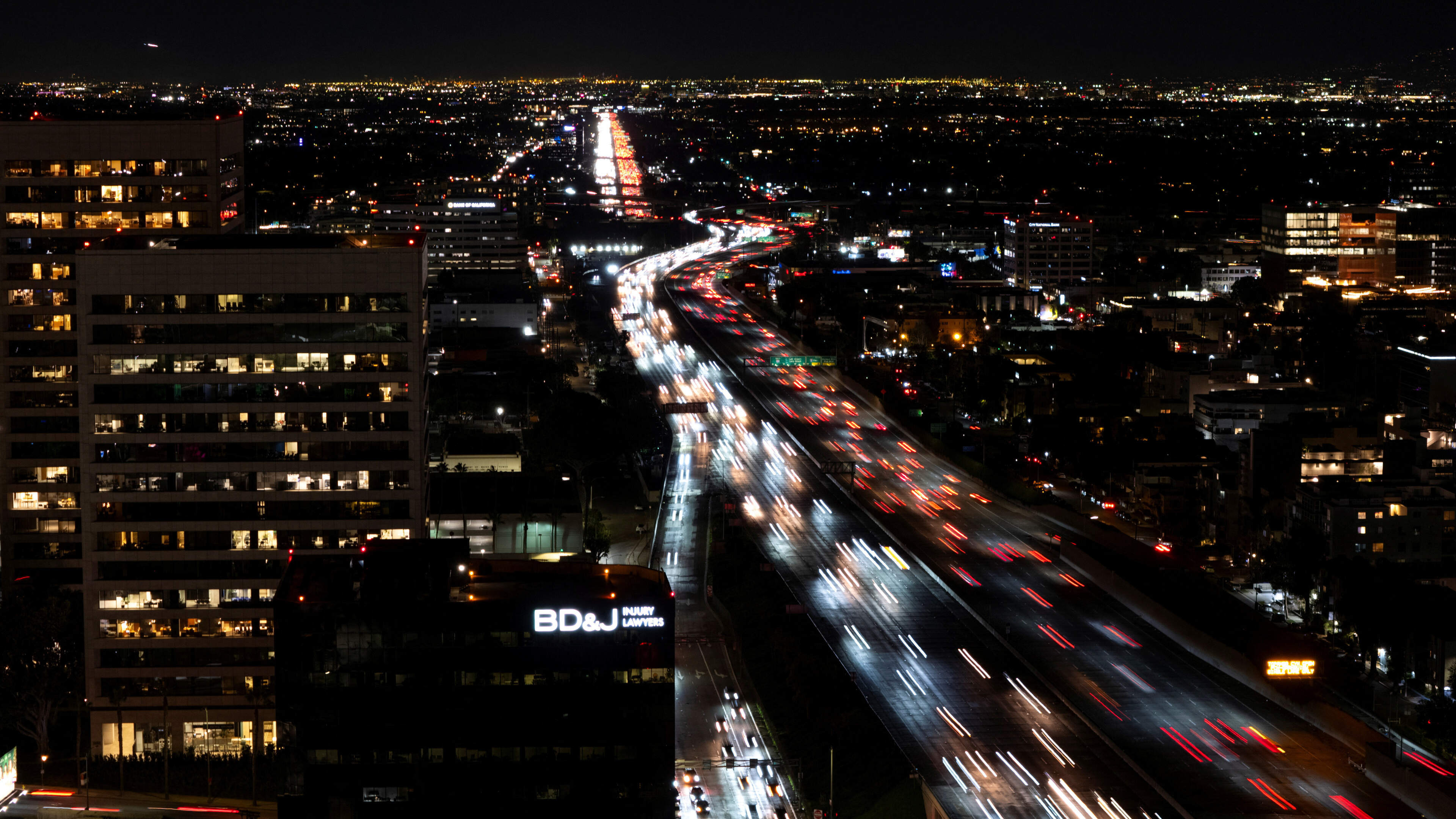 https://prod-img.nieuwsblad.be/public/nieuws/u3edv3-thanksgiving-traffic-in-los-angeles/alternates/BASE_SIXTEEN_NINE/Thanksgiving%20traffic%20in%20Los%20Angeles