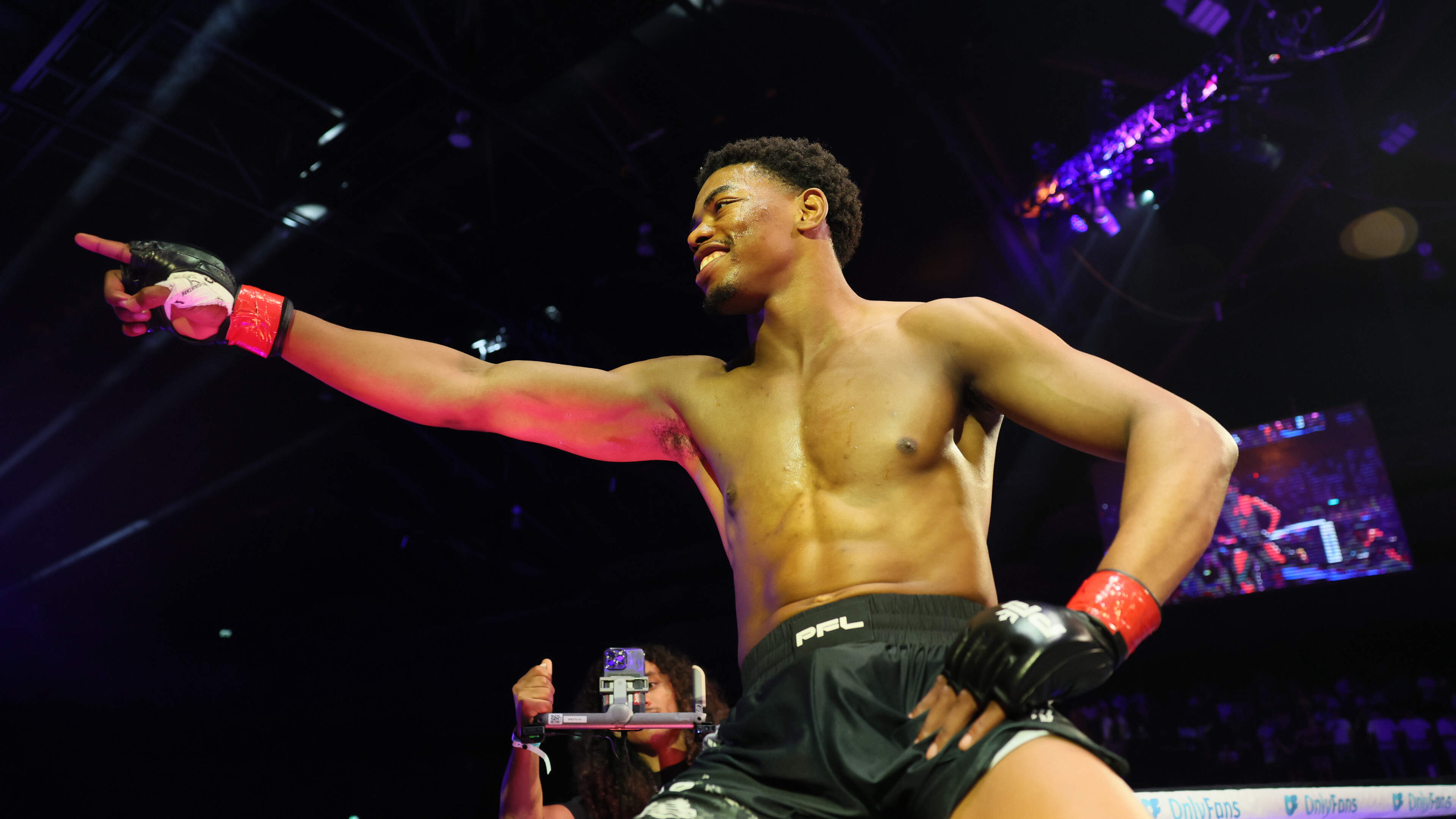 De hypetrain dendert onverstoord verder: hoe PFL van MMA-revelatie Patrick Habirora een absolute ster wil maken
