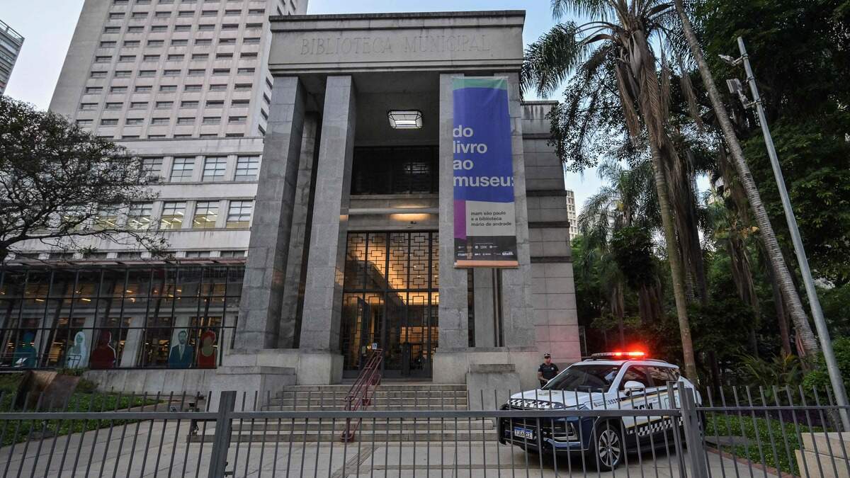 Gewapende overvallers overmeesteren bewaker in Braziliaanse bibliotheek ...