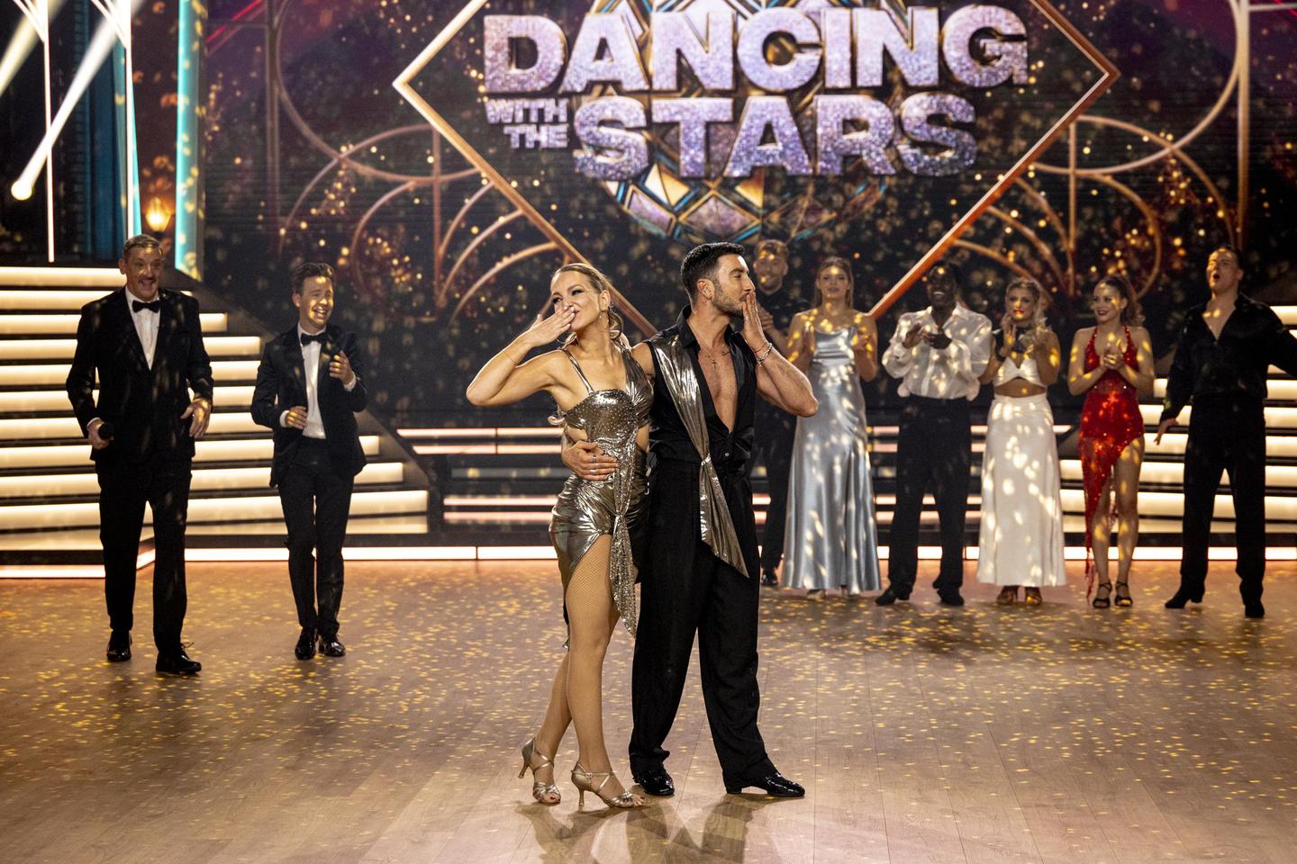 Finalisten 'Dancing with the stars' bekend, maar ook einde verhaal voor één danser: “Ik heb een traantje gelaten” | HBVL