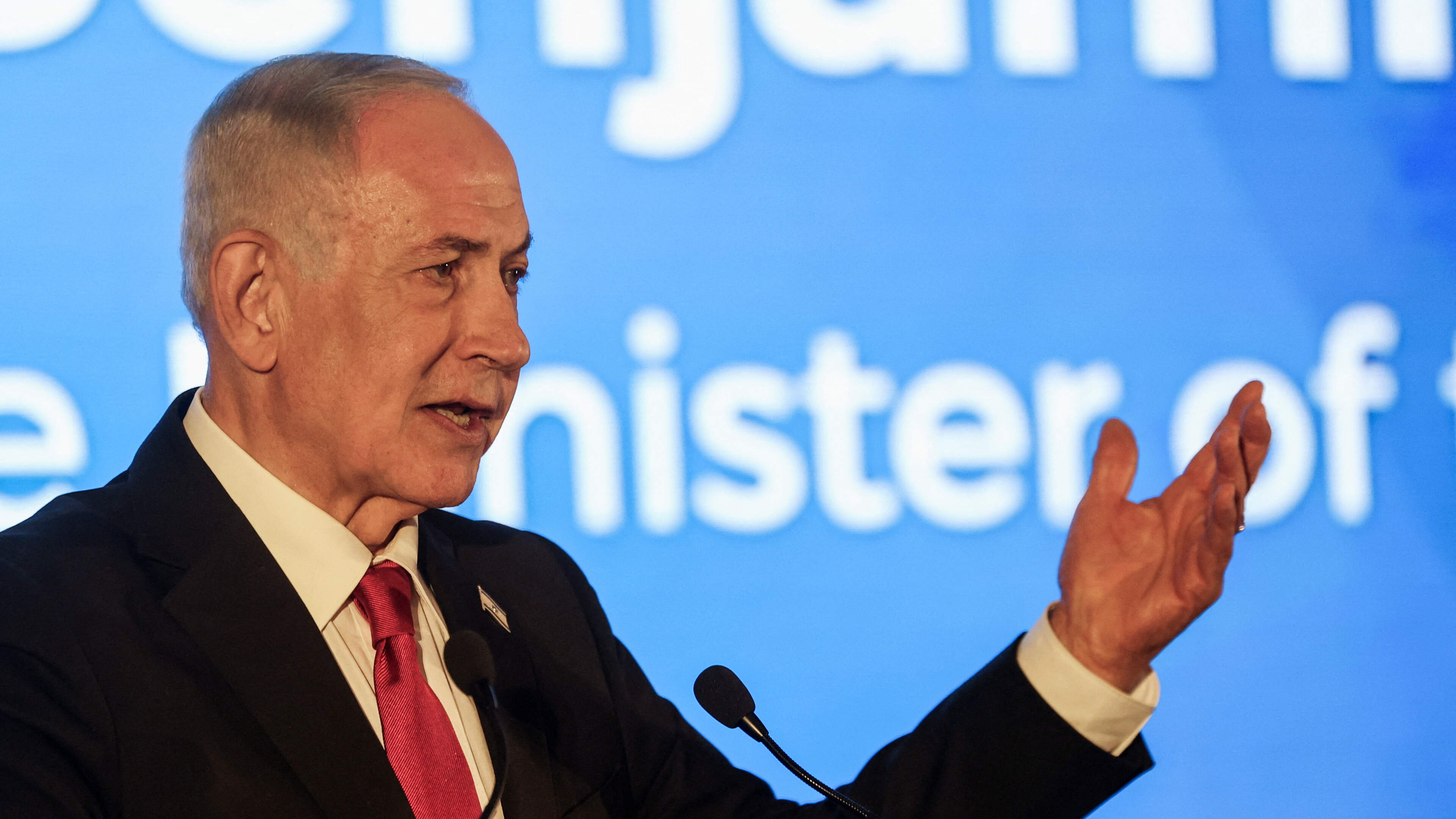LIVE MIDDEN-OOSTEN. Verdachte enveloppe ontdekt in kantoor van Netanyahu - Regering keurt plan goed 