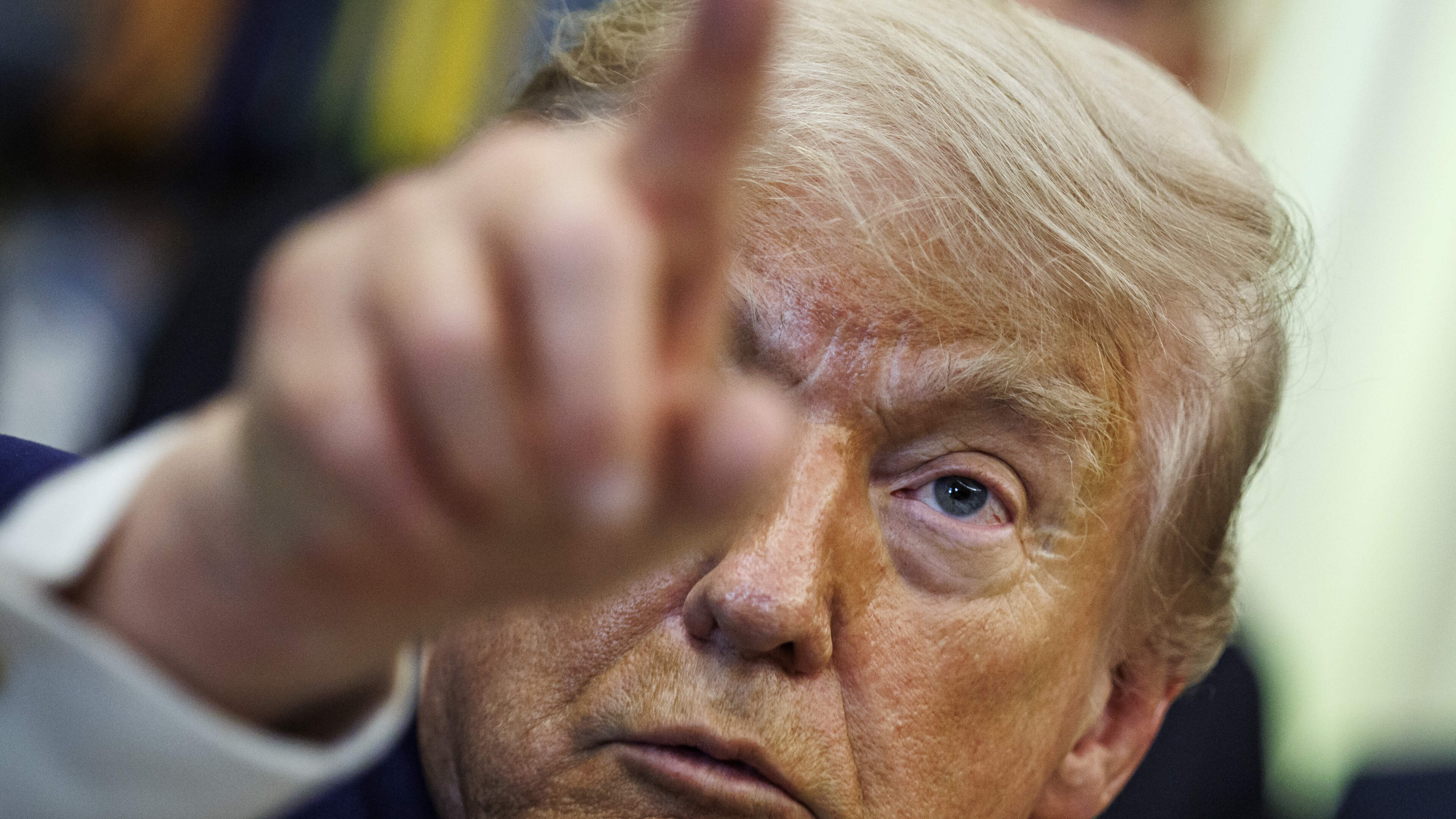 Trump loopt weg tijdens interview na vragen om bewijs verkie