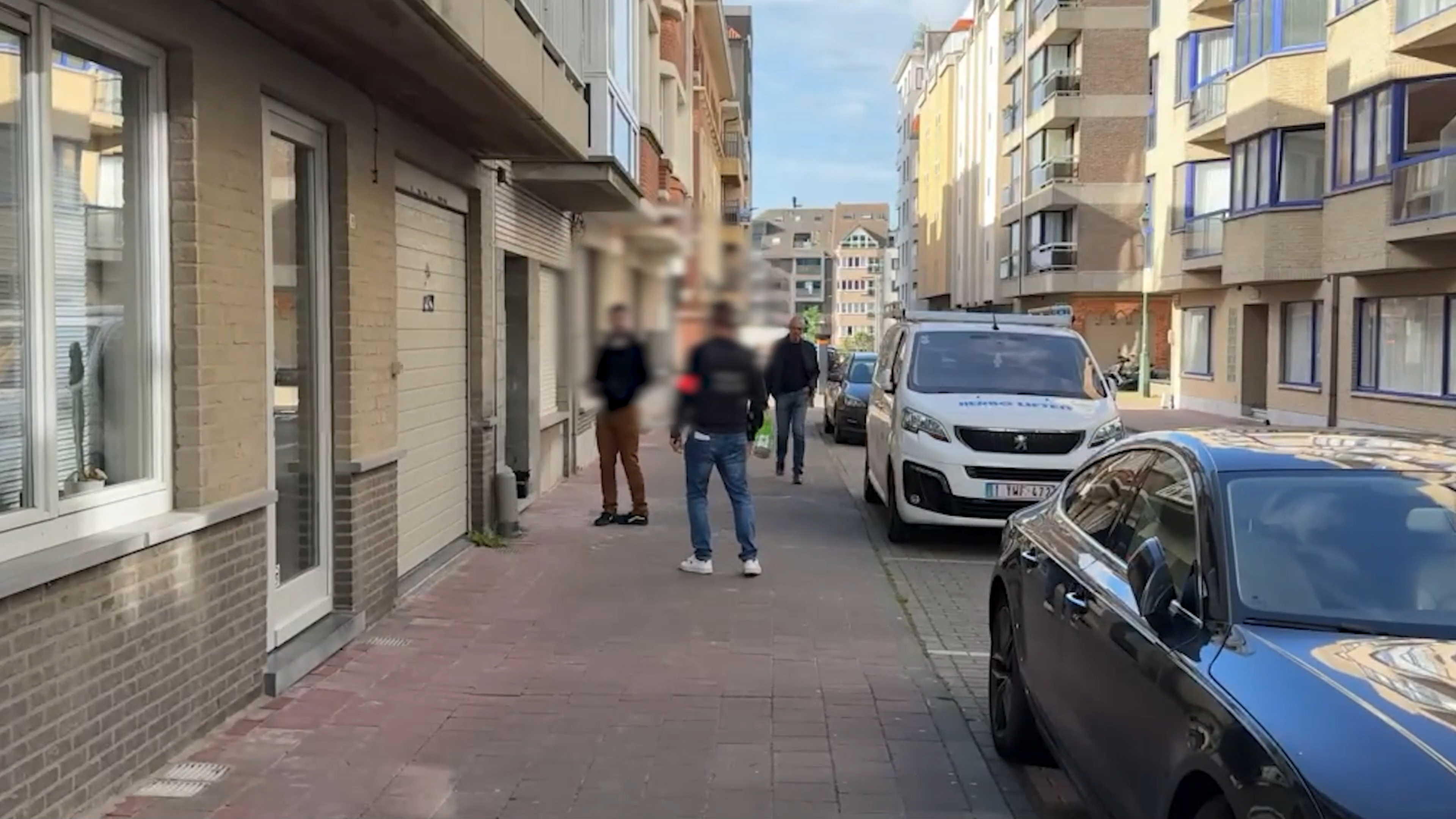 Politie valt binnen bij tiental activisten van klimaatgroep 