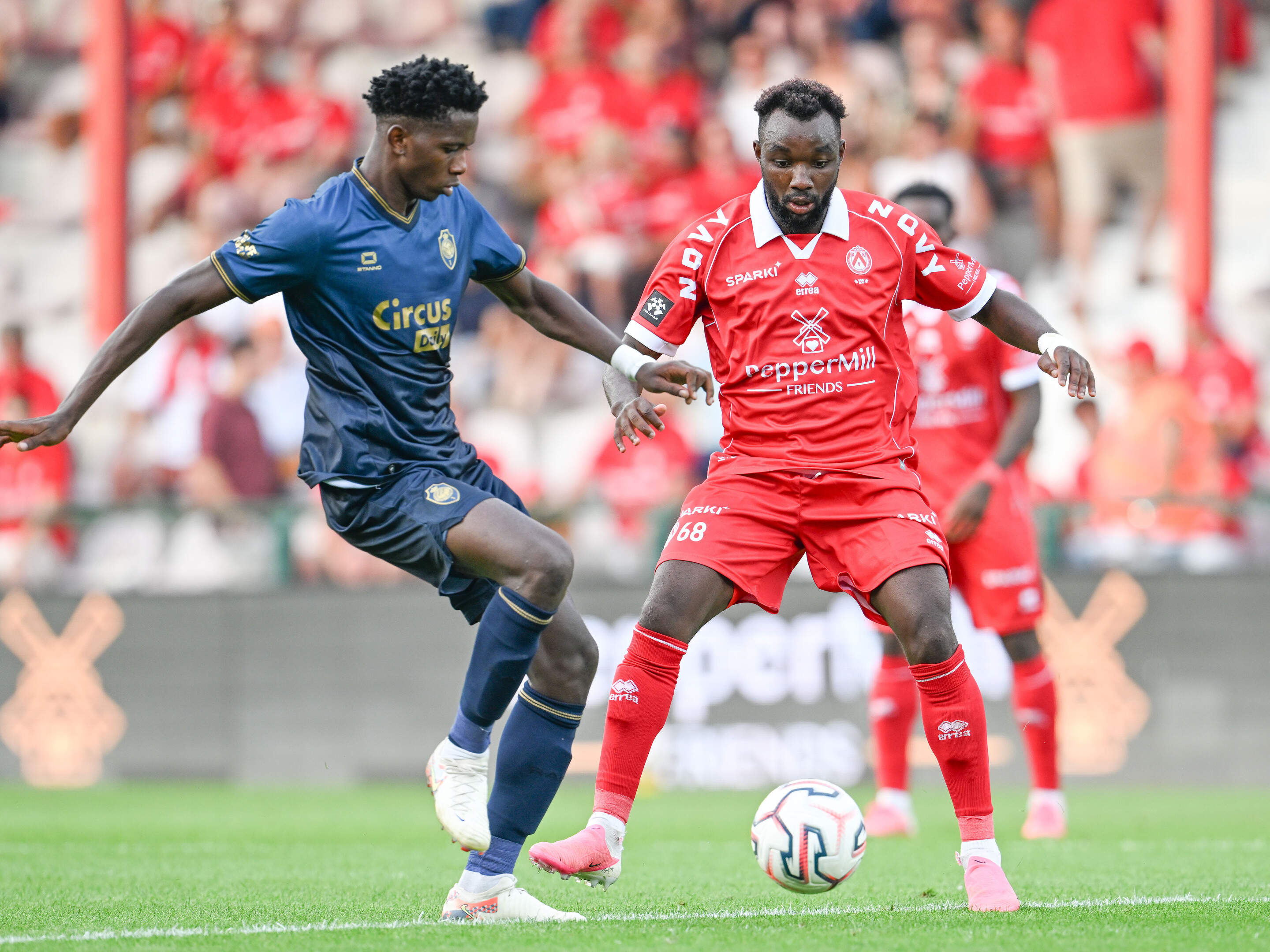 KV Kortrijk-spits Thierry Ambrose is met terugkeer naar Jupiler Pro League  niet langer koning éénoog in het land der blinden: “Hij krijgt de kans om  te tonen wat hij kan” | GVA
