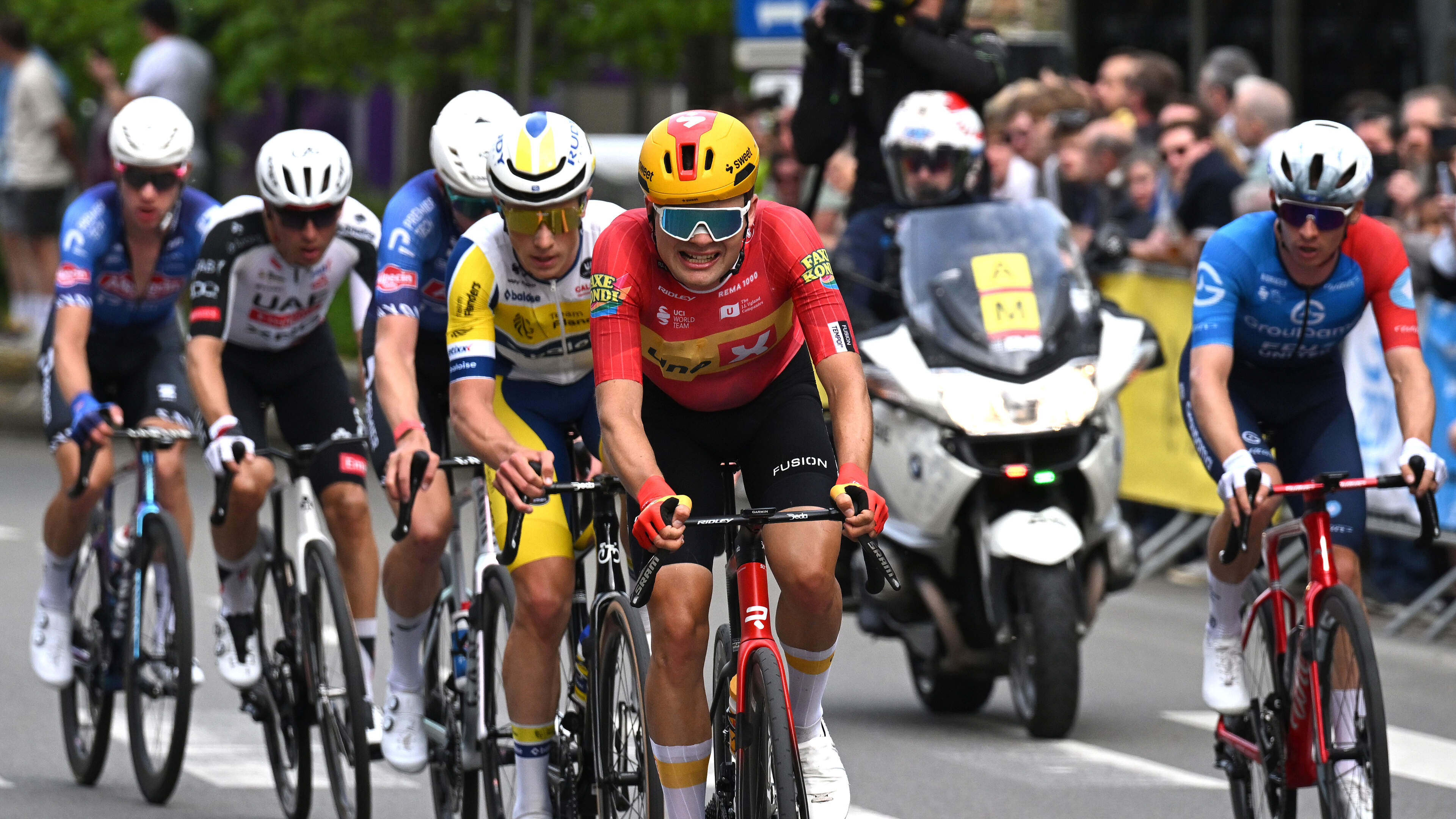 Anthon Charmig (UNO-X) haalt het in Tour d’Auvergne‑Rhône‑Al