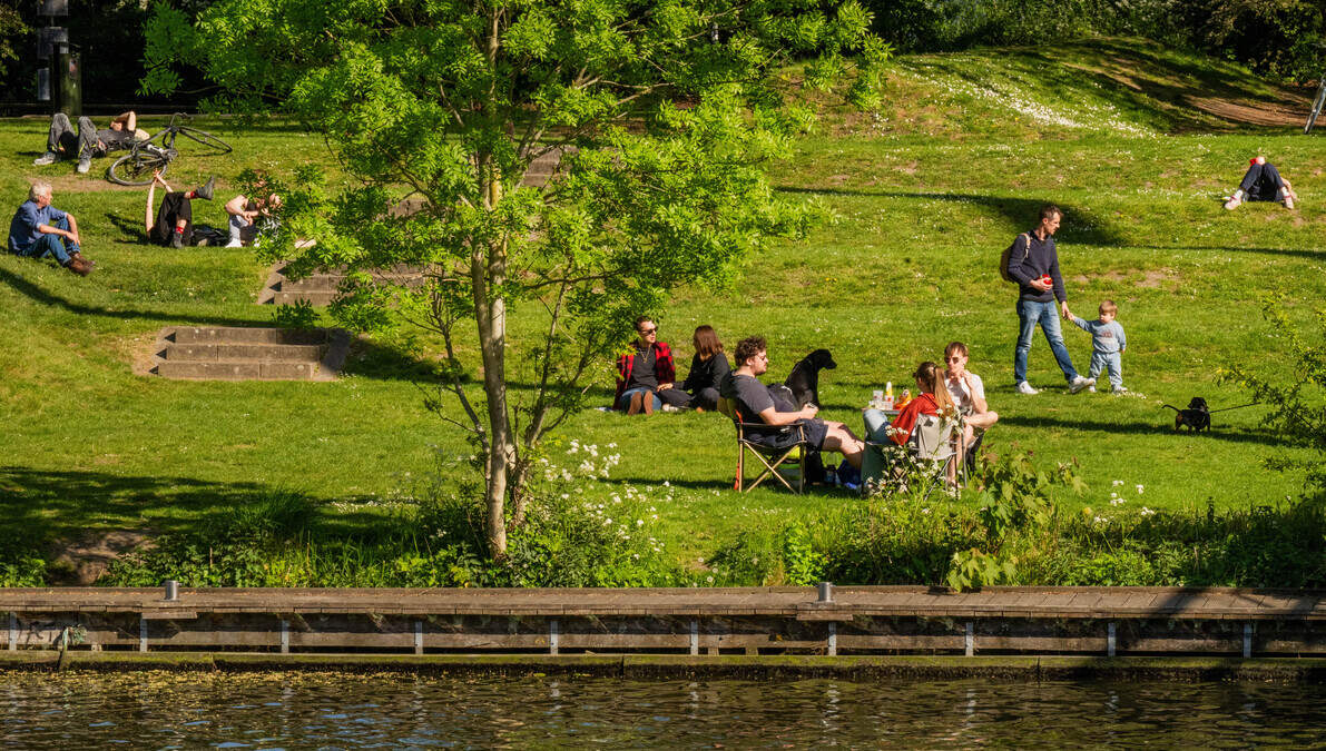 LIVE. Aanloop naar verlengd pinksterweekend start zonnig, vandaag klimt ...