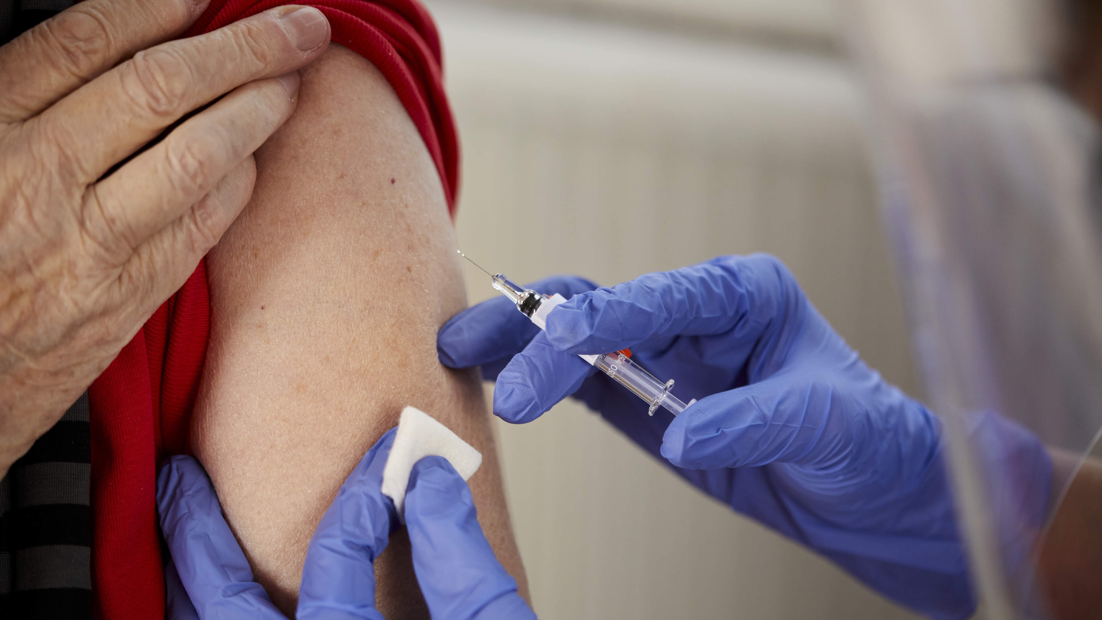Voor het eerst vaccin ontwikkeld met AI: “Kan bescherming bieden tegen groot aantal virussen”